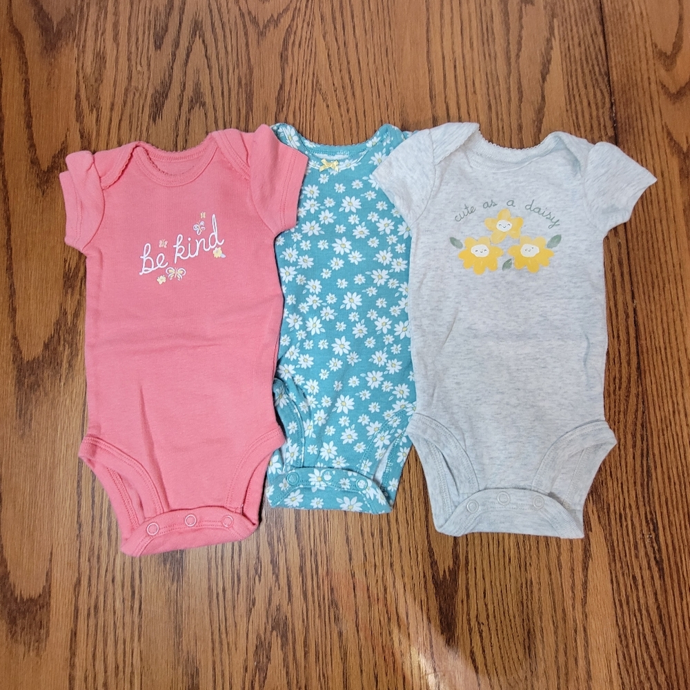 Carters Baby Girl Bodysuits 3 Pcs Size Newborn Floral Prints Shortsleeve
